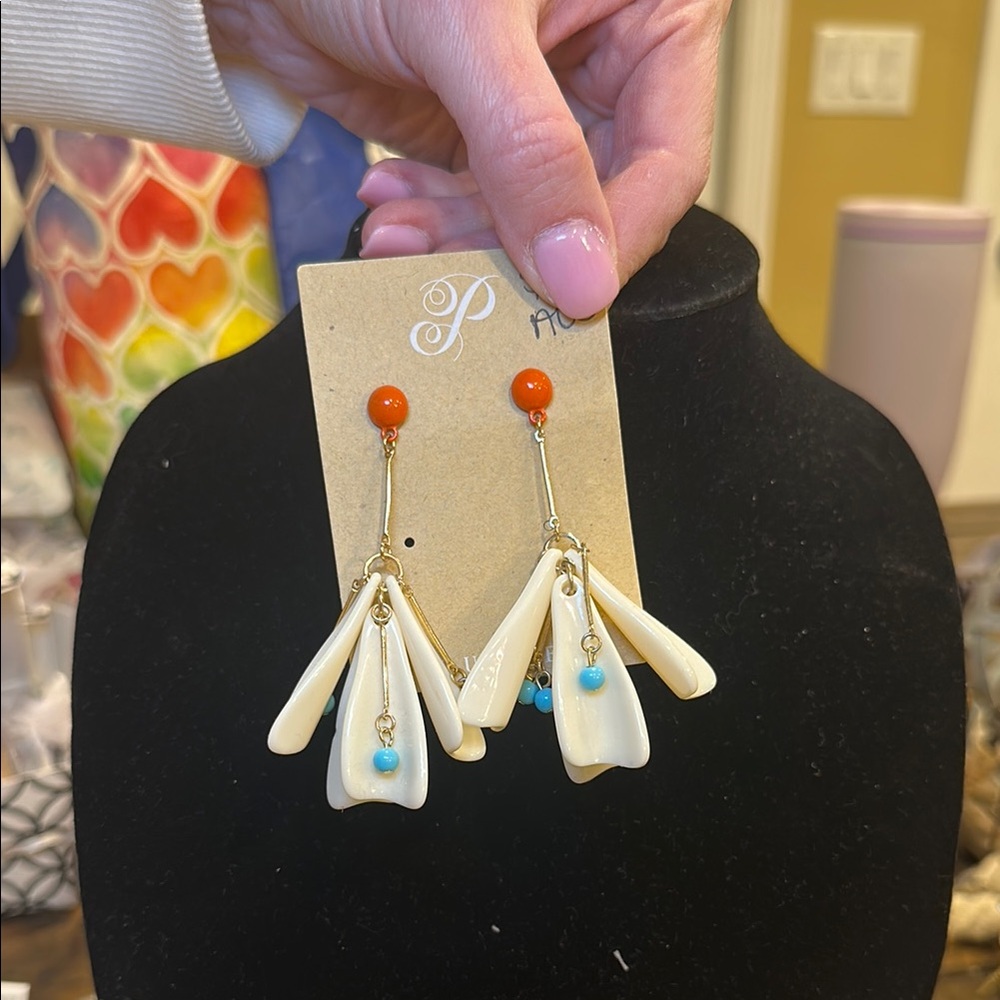 Elegant Cream and Gold Dangle Earrings